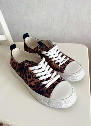 Кеди guess