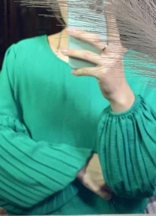 Зелена блуза жатка з довгими рукавами