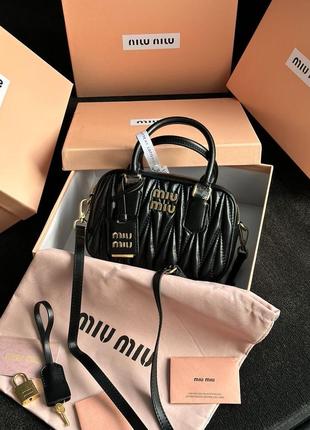 Сумка miu miu из натуральной кожи