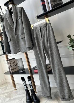 Костюм шерсть кашемир в стиле dior серый елка брючный