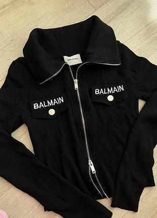 Свитер на замке