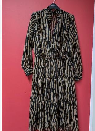 Сукня next, p. s