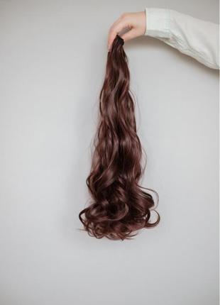 Волнистые темно коричневые накладные волосы на заколках красный оттенок2 фото
