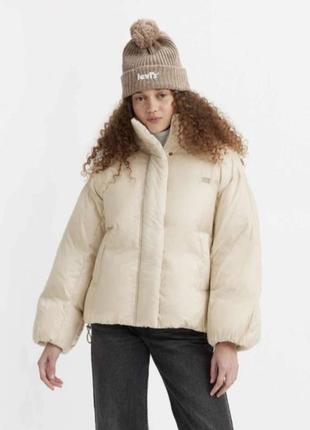 Продам! пуховик levi’s