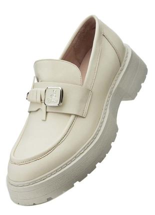 Жіночі лофери 17987 бежеві шкіра