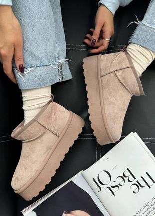 Бежеві моко жіночі зимові угги уггі на високій підошві потовщеній жіночі зимові угги...