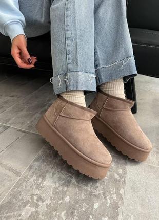 Бежеві моко жіночі зимові угги уггі на високій підошві потовщеній жіночі зимові угги...