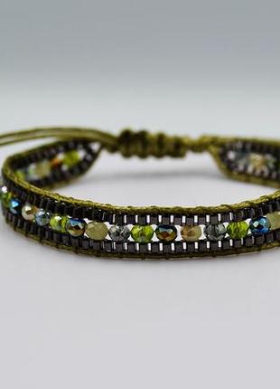 Браслет унисекс с искусственными камнями.