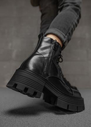 Женские ботинки black