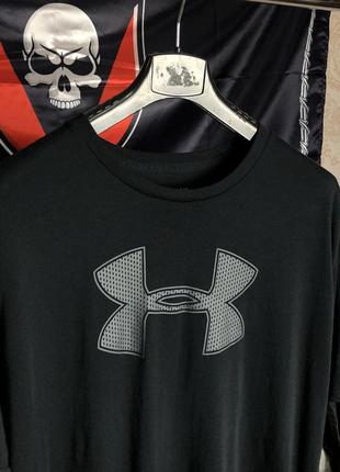 Футболка under armour