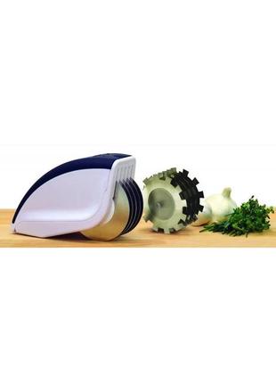 Нож для нарезки 3 в 1 rolling mincer и tenderizer с чесночным прессом овощерезка4 фото