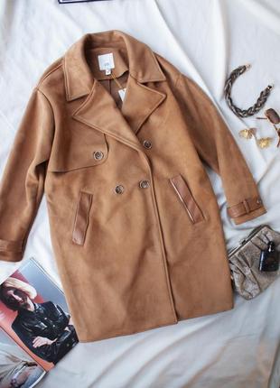 Брендовое бежевое пальто двубортное замш тренд от river island