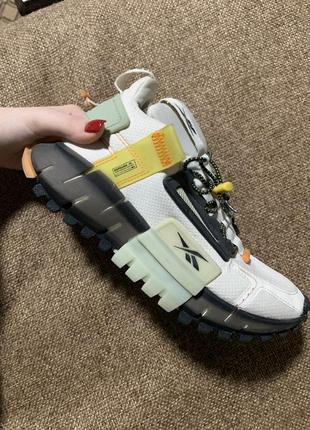 Кросівки універсальні