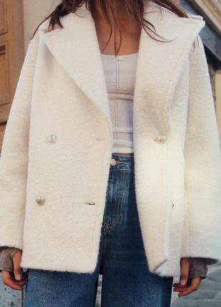 Двобортне пальто бежеве пальто з букле zara new