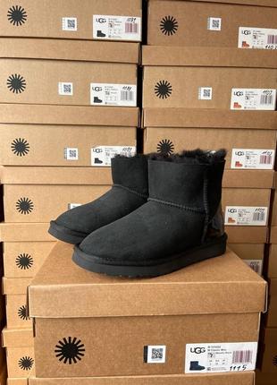 Замшевые короткие угги ugg с бантиком