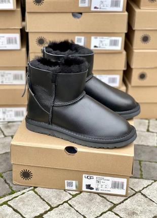 UGG fuzz yeah Pantoffels in zwart