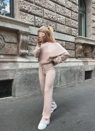 Костюм женский