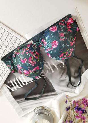 Брендовый бюстгальтер на тонком поролоне размера 70в