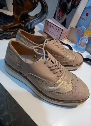 Фірмові жіночі туфлі брогі primark