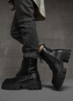 Женские ботинки massive black