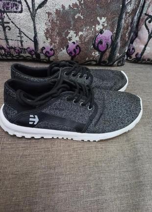 Кроссовки американского бренда etnies