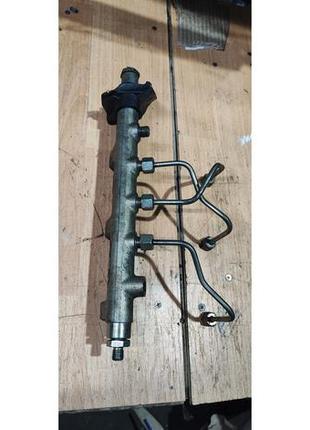Паливна рампа renault laguna ii 2001-2007 8200023961