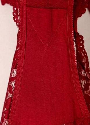 Роскошный комплект женского нижнего белья в цвете бордо