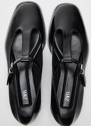 Туфли с ремешком