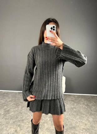 Вязаный костюм свитер оверсайз и стильная юбочка