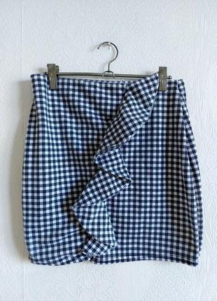 Юбка в клетку с рюшей спереди