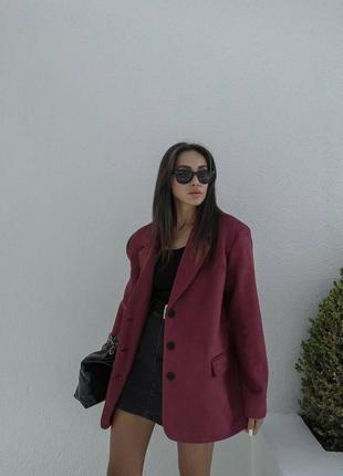 Замшевий подовжений піджак в трендових кольорах цієї осені