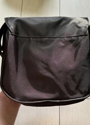 Топ! сумка-мессенджер через плечо trapstar с рефлективным логотипом в черном цвете....