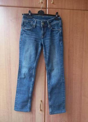 Жіночі сині джинси levis.
