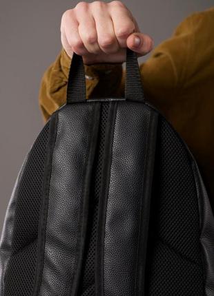 Мужской рюкзак кожаный молодежный плотный вместительный для парня городской большой черный david polo10 фото