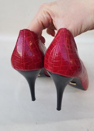 Лаковые червонв элегантные туфли под кожу рептилии крокодила4 фото