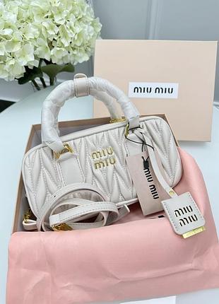 Жіноча сумка miu miu arcadie matelassé nappa leather bag  premium крем