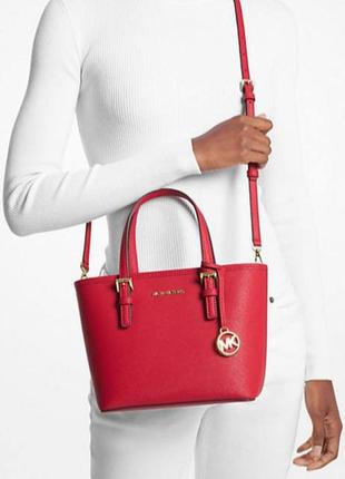 Сумка жіноча Michael kors сумка jet set travel extra-small saffiano leather top-zip tote з довгою ручкою колір