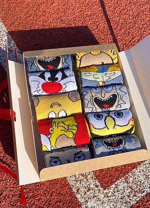 Набор женских носков 36-41 10 пар с мультяшным рисунком в подарочной коробке.