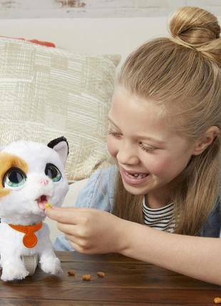 Интерактивная игрушка питомец котёнок на поводке с кормом hasbro furreal friends poopalots хасбро котик4 фото
