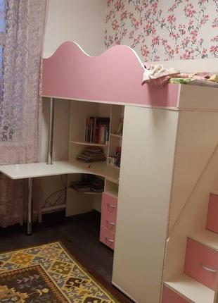 Детская двухъярусная кровать-чердак со столом дм37а