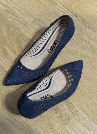Сині туфлі човники розмір 383 фото
