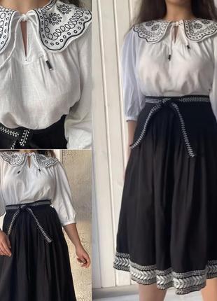 Стильна блуза з вишитим комірцем