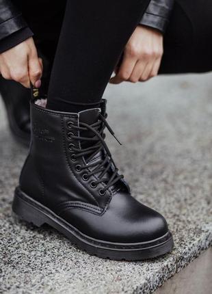 Черевики dr.martens 1460 total black хутро3 фото