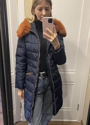 Теплий, зимовий пуховик