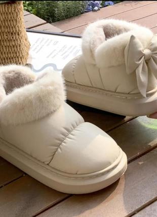 Коричневі уги жіночі з хутром, автоледі утеплені з бантиком, короткі дутики...