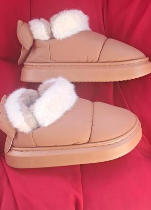 Коричневі уги жіночі з хутром, автоледі утеплені з бантиком, короткі дутики...