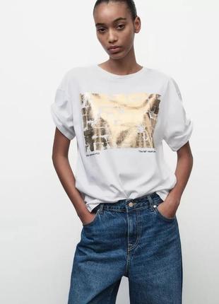 Футболка женская с металлизированным принтом zara