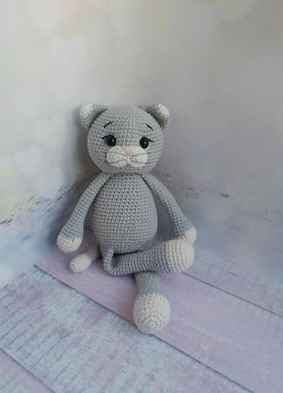 Игрушка котик. вязаный котик