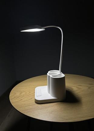 Лампа,с сенсорной кнопкой, заряжается от usb кабеля