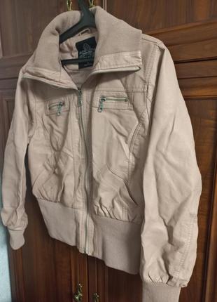 Красива курточка